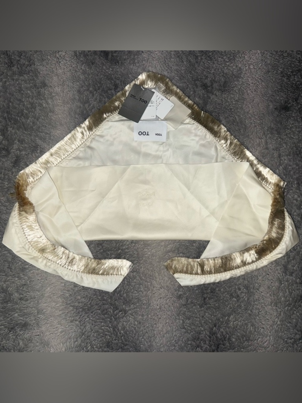 TOGA ARCHIVES PULLA FRINGE SCARF IN OFF WHITE - Picture 2 of 10